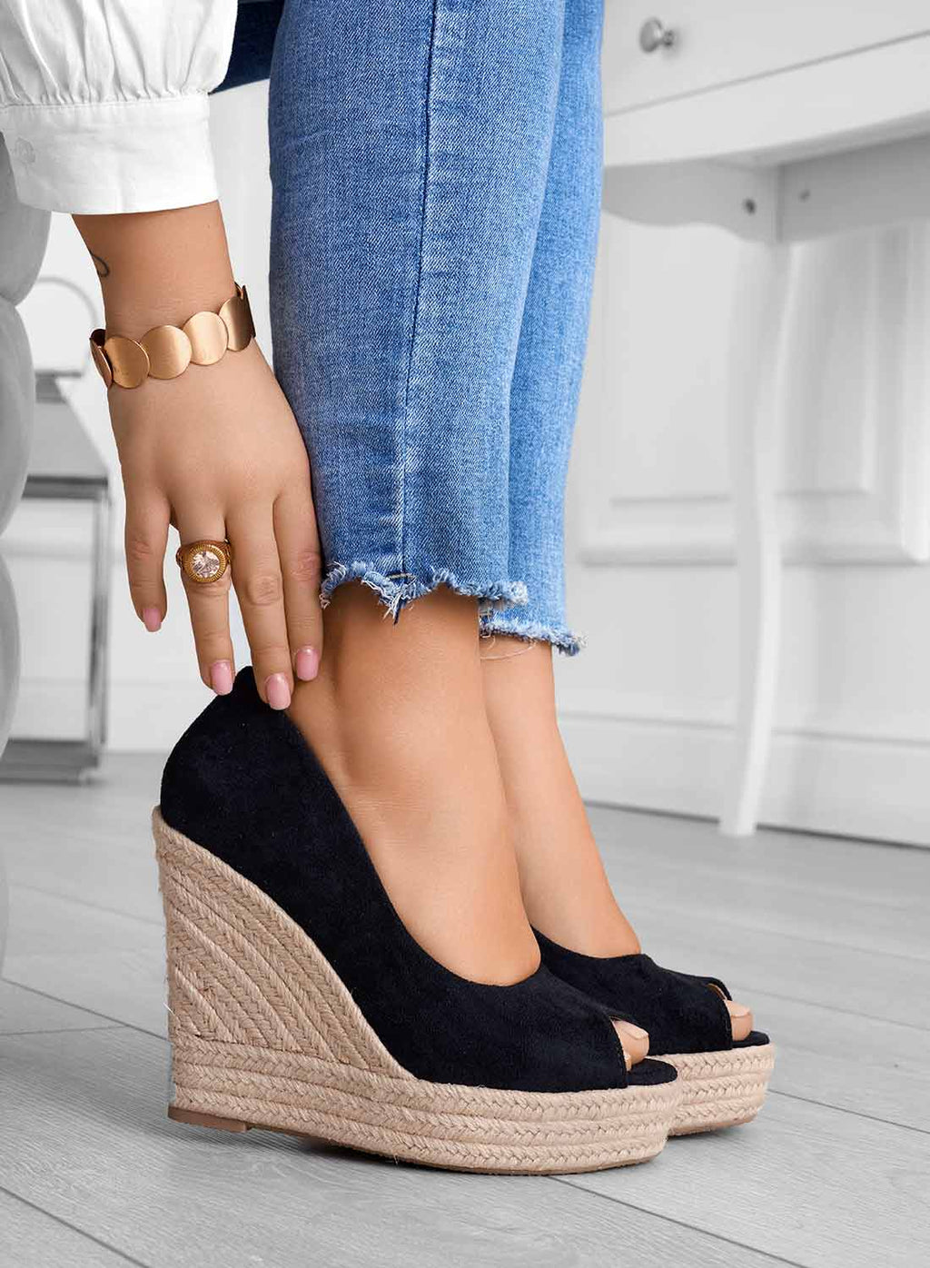 Women's Wedge Sandals for Spring with Open Toe, Soft Lining and Slip-On Fit - Black