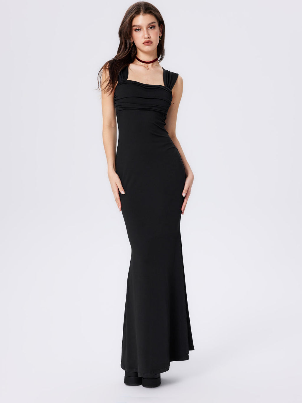 Sculptende maxi-jurk met vierkante hals