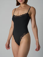 Corrigerende bodysuit met kanten afwerking