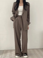 Women's Two-Piece Set for Autumn with Fitted Blazer in Wrinkle-Free Fabric and Stretch Pants - Dark Brown