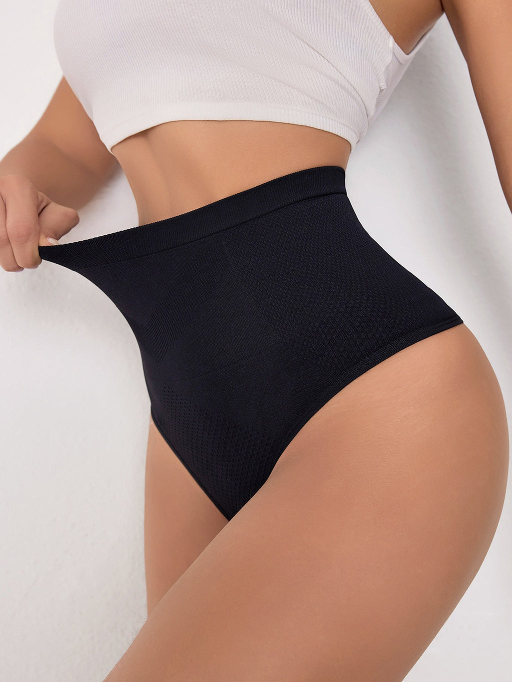 Naadloze corrigerende string met hoge taille