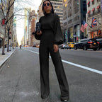 Elegant Jumpsuit with Long-Sleeve Design and Practical Side Pockets - Perfect for Autumn - Black