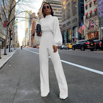 Elegant Jumpsuit with Long-Sleeve Design and Practical Side Pockets - Perfect for Autumn - White